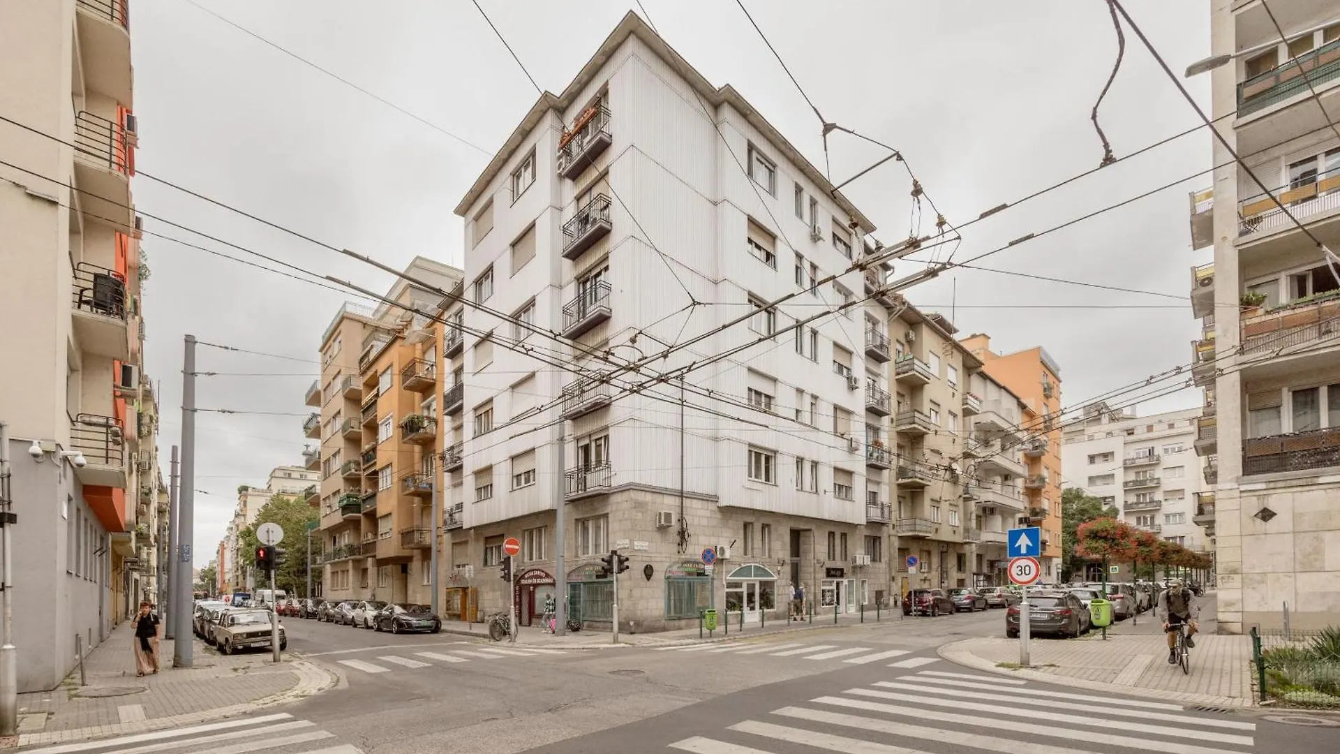 Apartment Chic Flat In Heritage Area Near The City Center Budapest