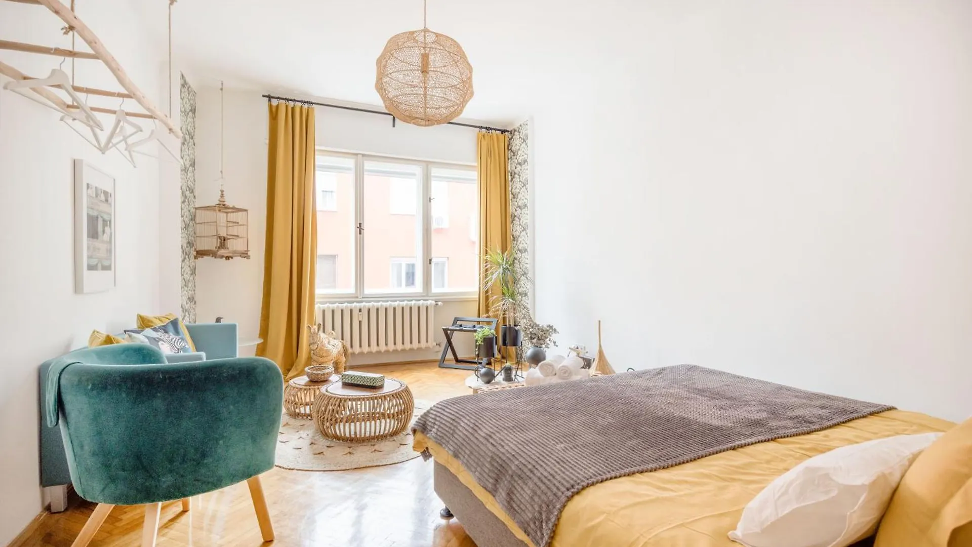 Chic Flat In Heritage Area Near The City Center Budapest Apartment